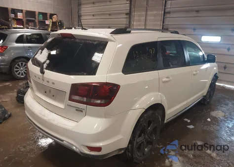 2019 Dodge Journey Crossroad z USA, uszkodzony, nr VIN 3C4PDCGG5KT693631